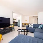 Stunning In With Kitchen *