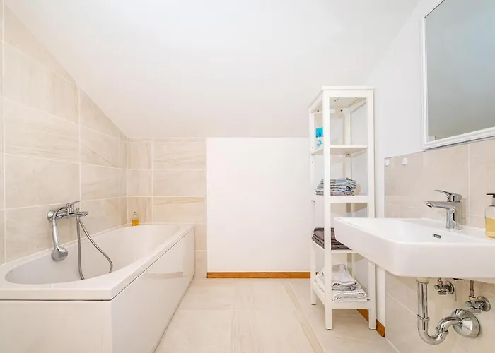 Stunning In With Kitchen Виньерац