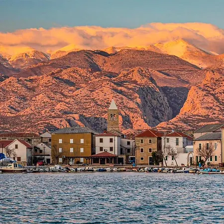 Stunning In With Kitchen Vinjerac