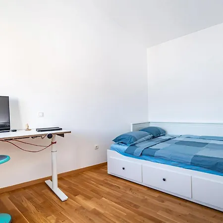 Vakantiehuis Awesome In *