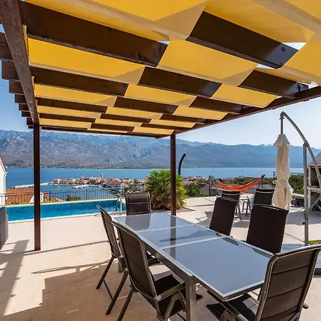 Stunning In With Kitchen Vinjerac