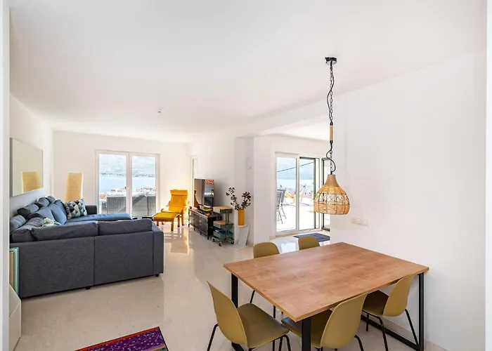 Stunning In With Kitchen Vakantiehuis