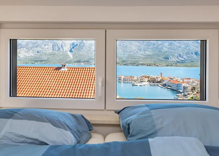 Vakantiehuis Stunning In With Kitchen