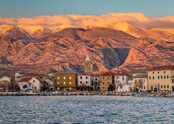 Stunning In With Kitchen Vinjerac