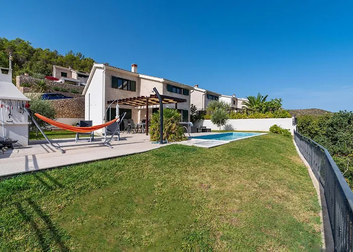 Stunning In With Kitchen